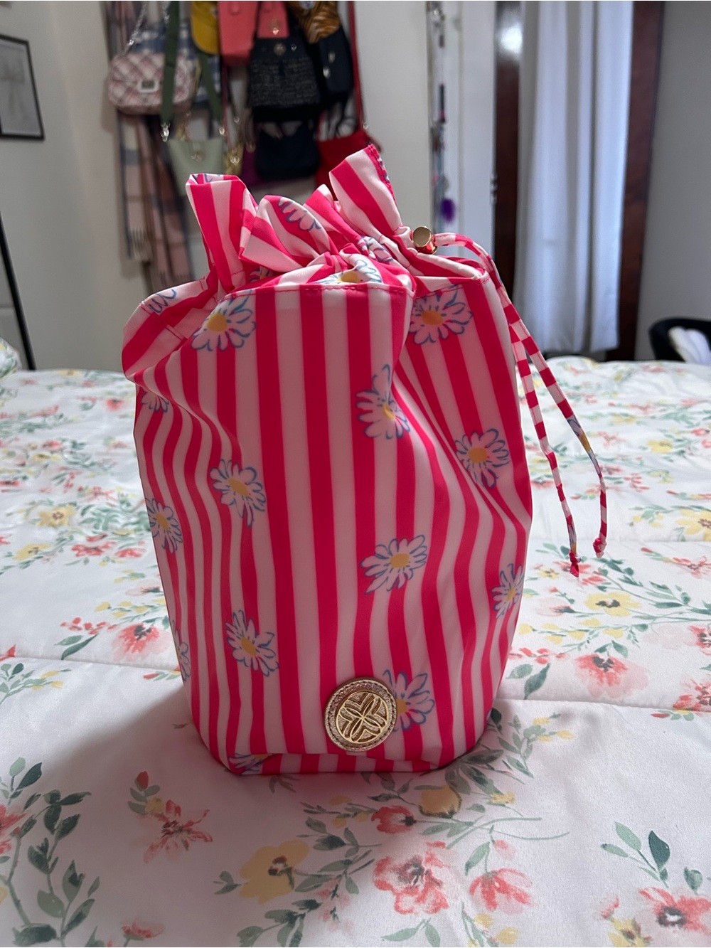 Pink Striped Daisy Drawstring Pouch - Picture 4 of 5